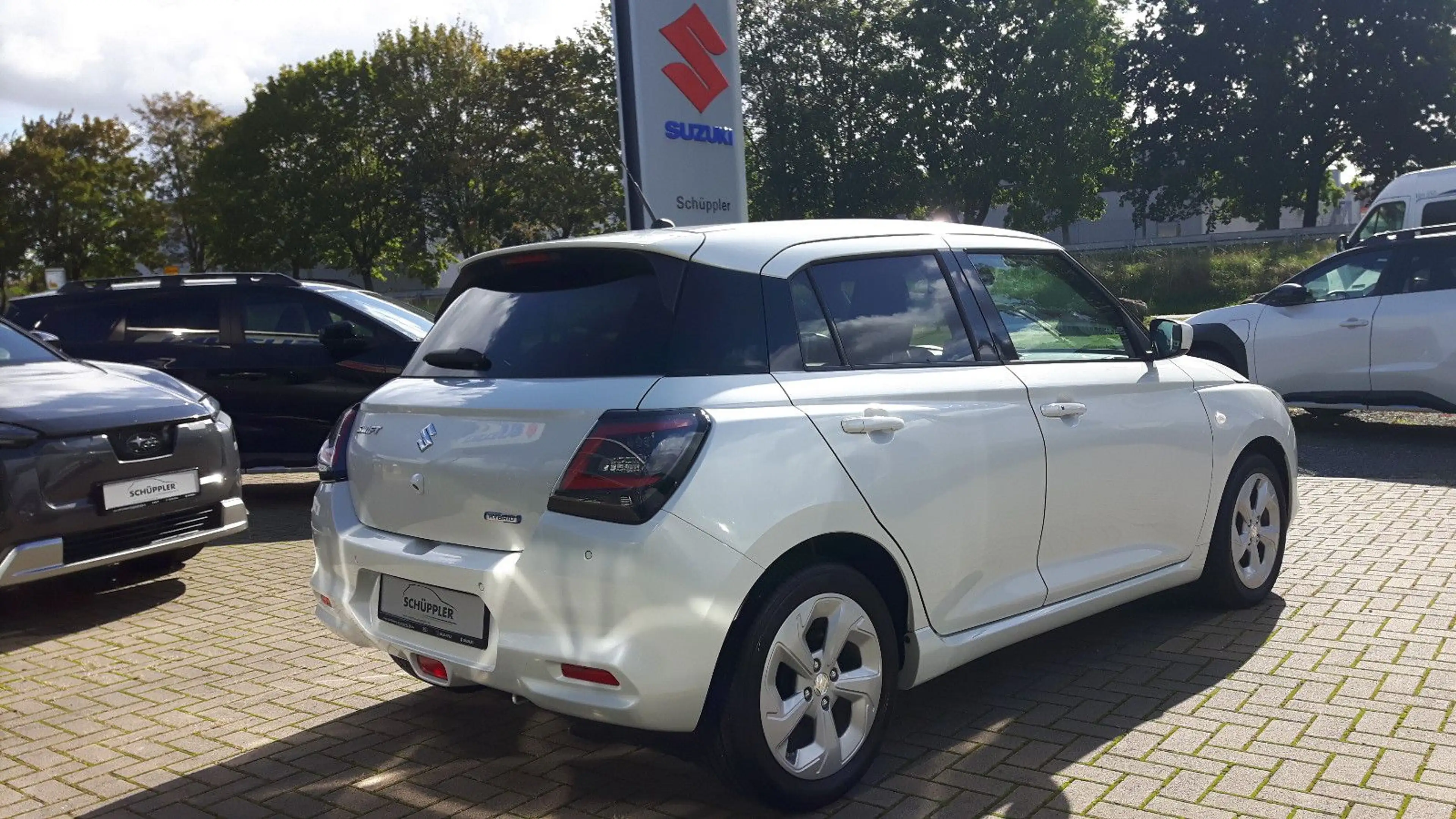 Suzuki Swift 1.2 Dualjet Hybrid 61 kW Comfort — photo 3