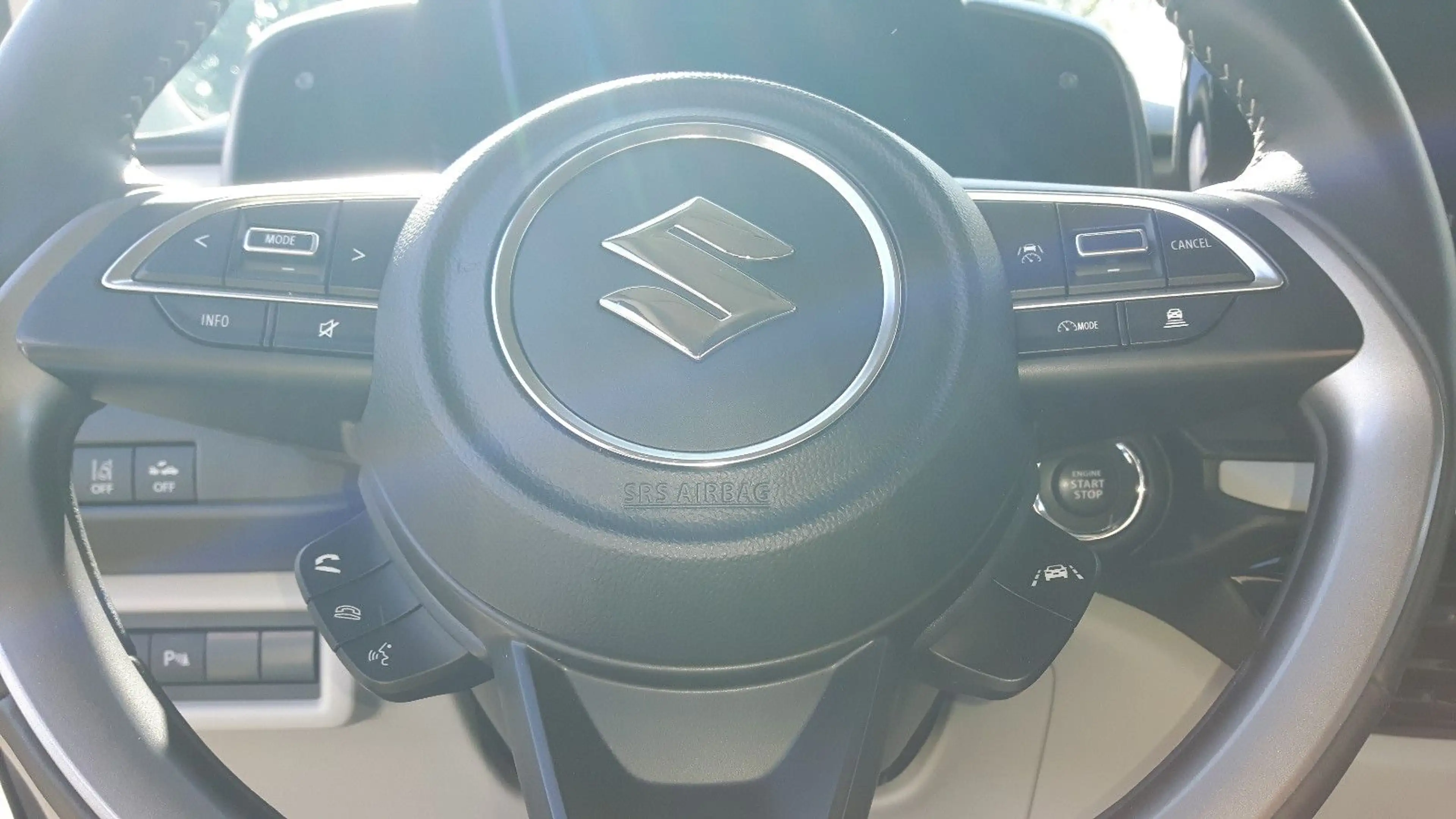 Suzuki Swift 1.2 Dualjet Hybrid 61 kW Comfort — photo 8