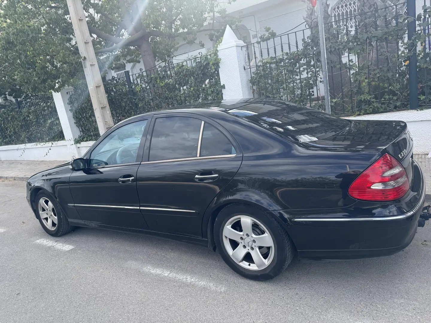 Mercedes-Benz E 270 CDI - 2