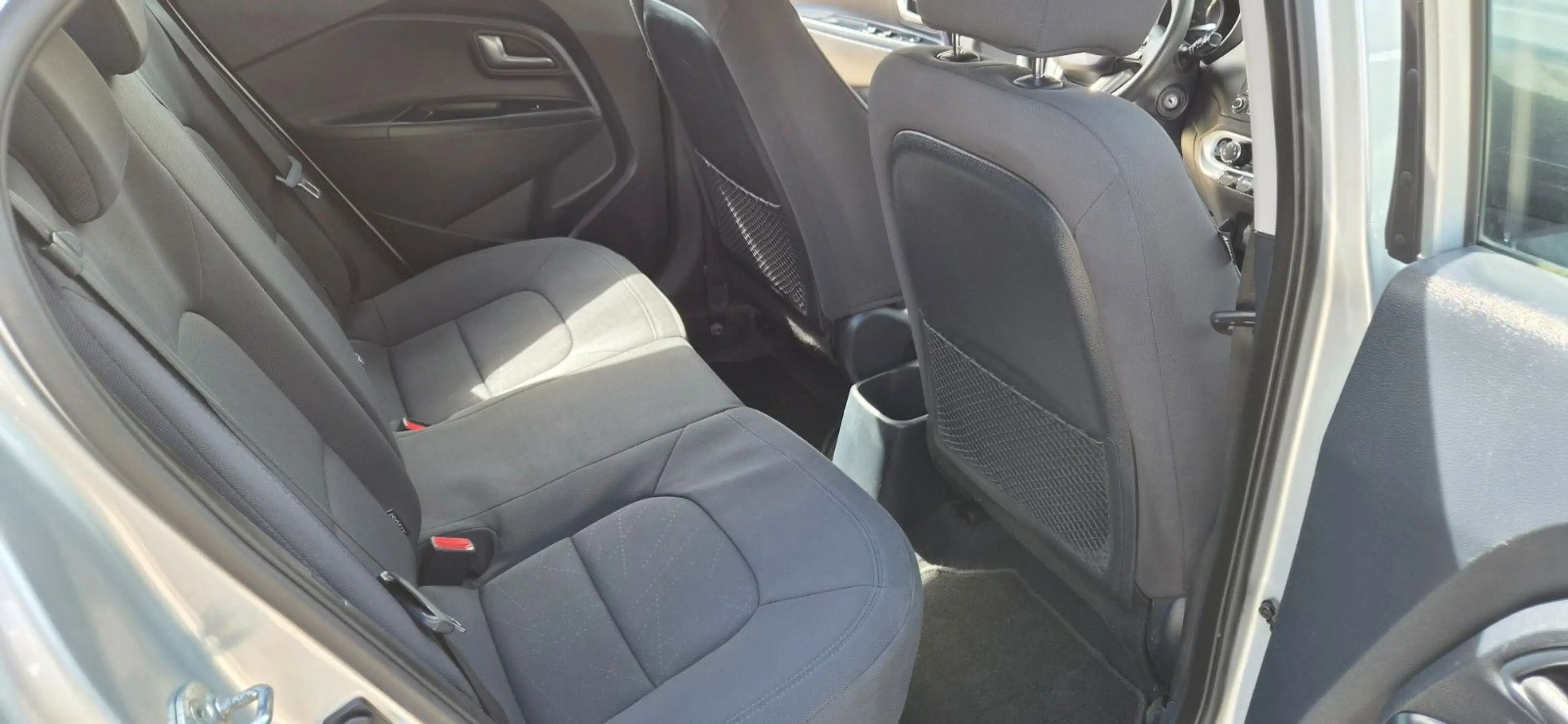 Kia Rio 1.4 Edition 7 Klima Kamera Navi PDC — photo 11