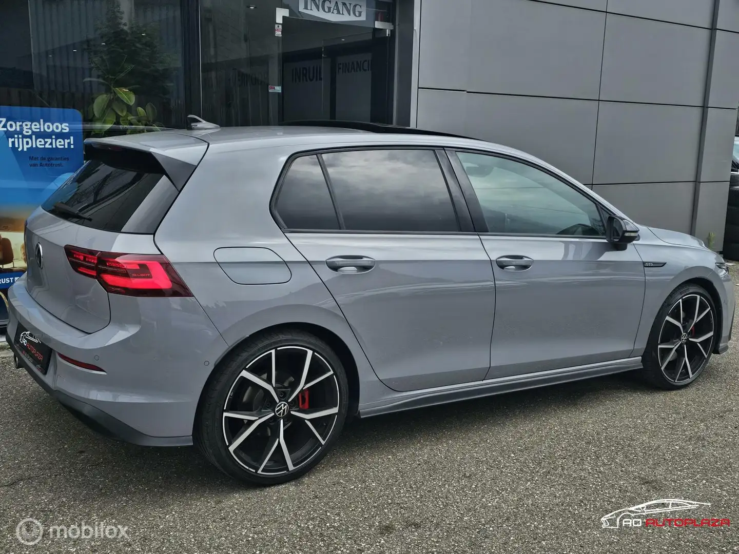 Volkswagen Golf GTD 2.0 TDI Panorama/HUD/Trekhaak/19"/Keyless Grijs - 2