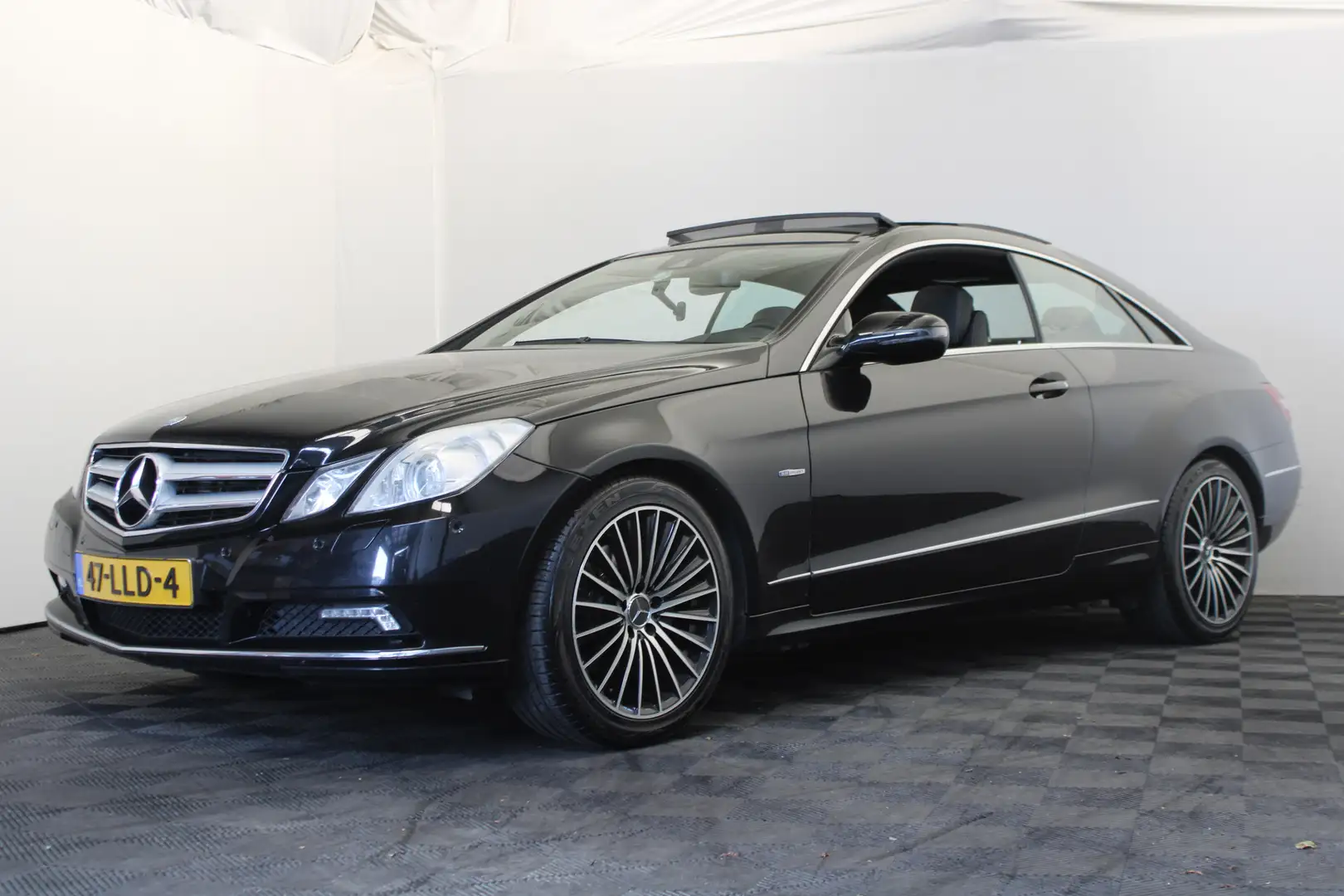 Mercedes-Benz E 350 Coupé CDI Elegance |Pano|Stoelverwarming| Zwart - 1