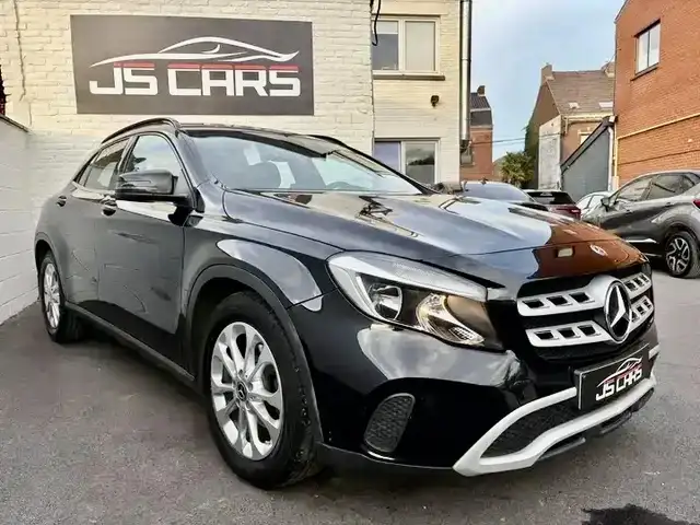 Mercedes-Benz Gla view 4