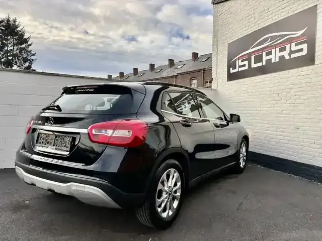 Mercedes-Benz Gla view 5