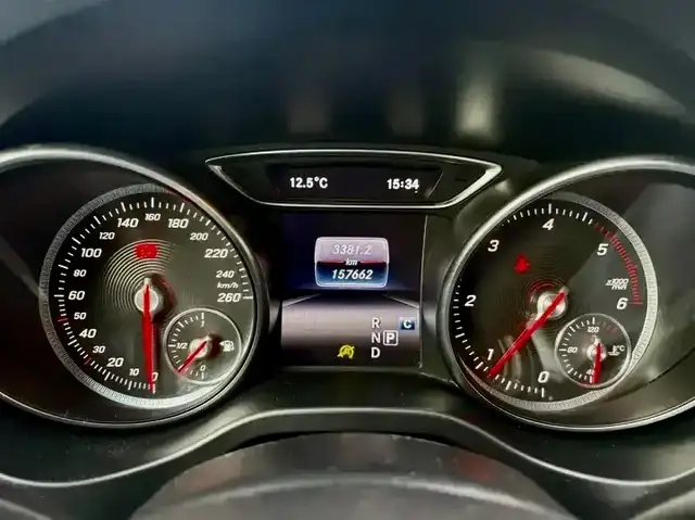 Mercedes-Benz Gla view 9