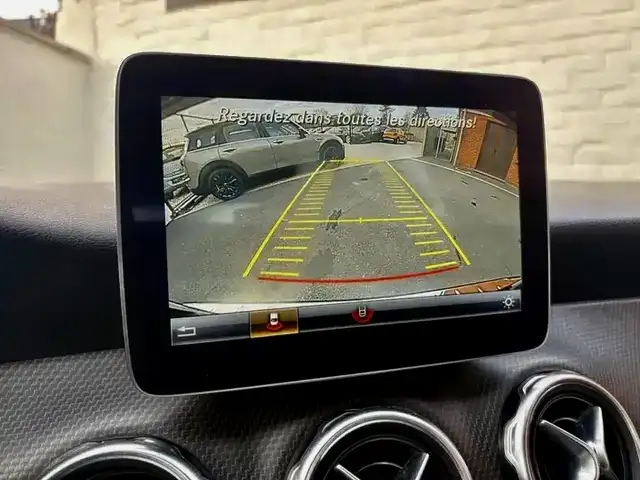 Mercedes-Benz Gla view 10