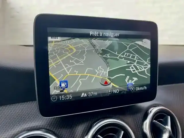 Mercedes-Benz Gla view 12