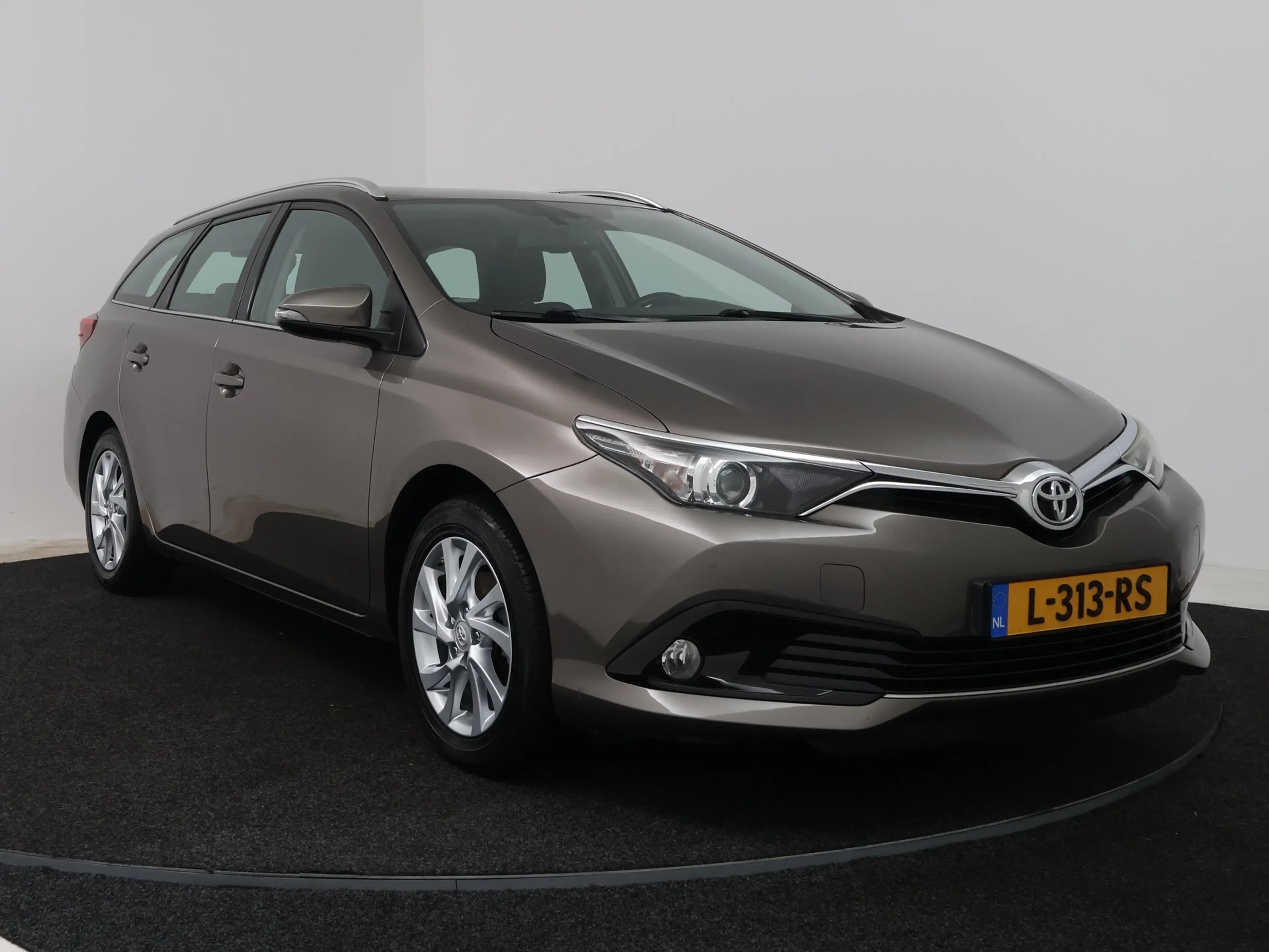 Toyota Auris Touring Sports 1.2T Dynamic | 1300kg trekgewicht | — photo 15