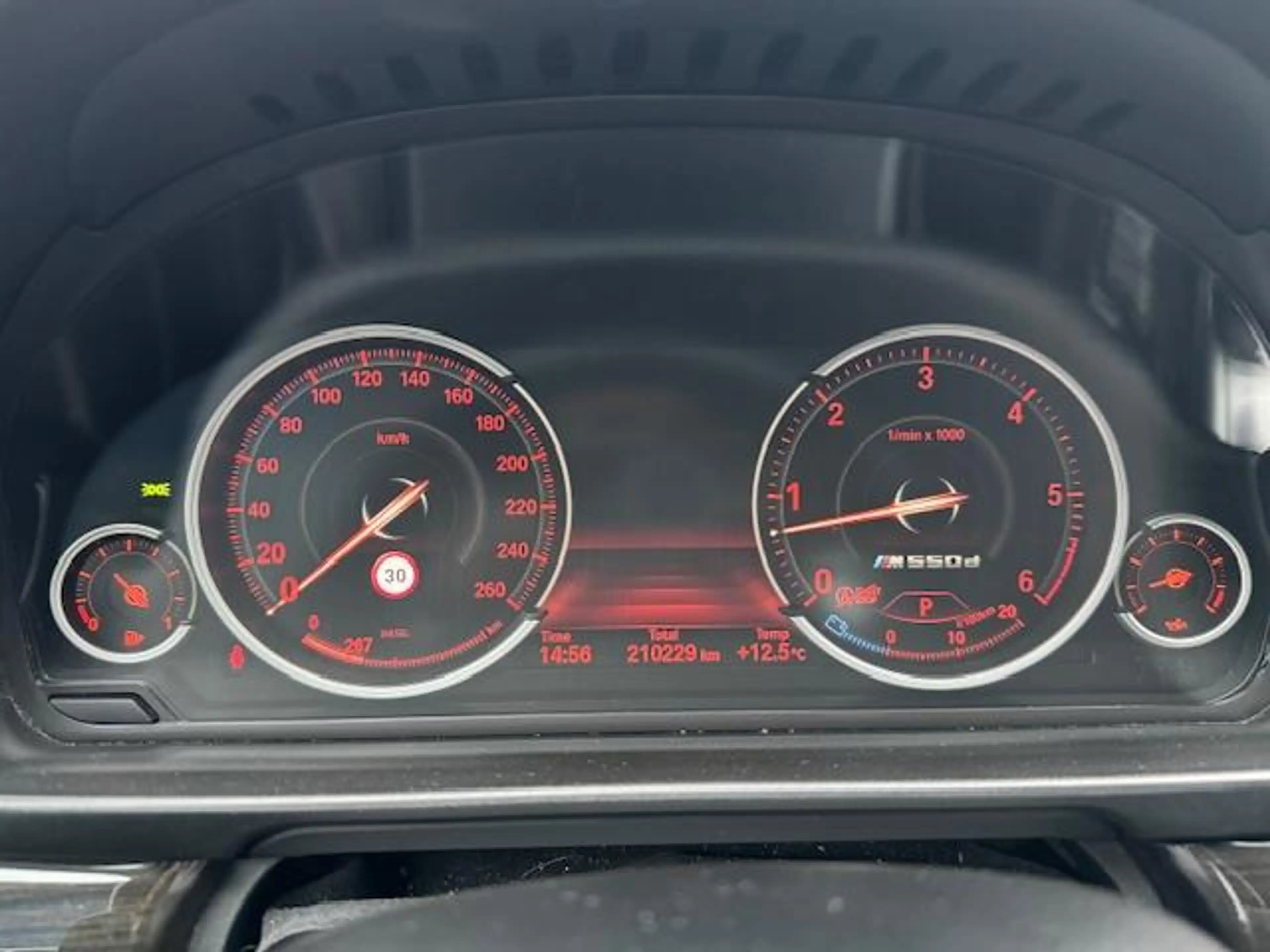 BMW M550 5-serie M550xd Navi, Camera , Memory, Head Up, enz — photo 13