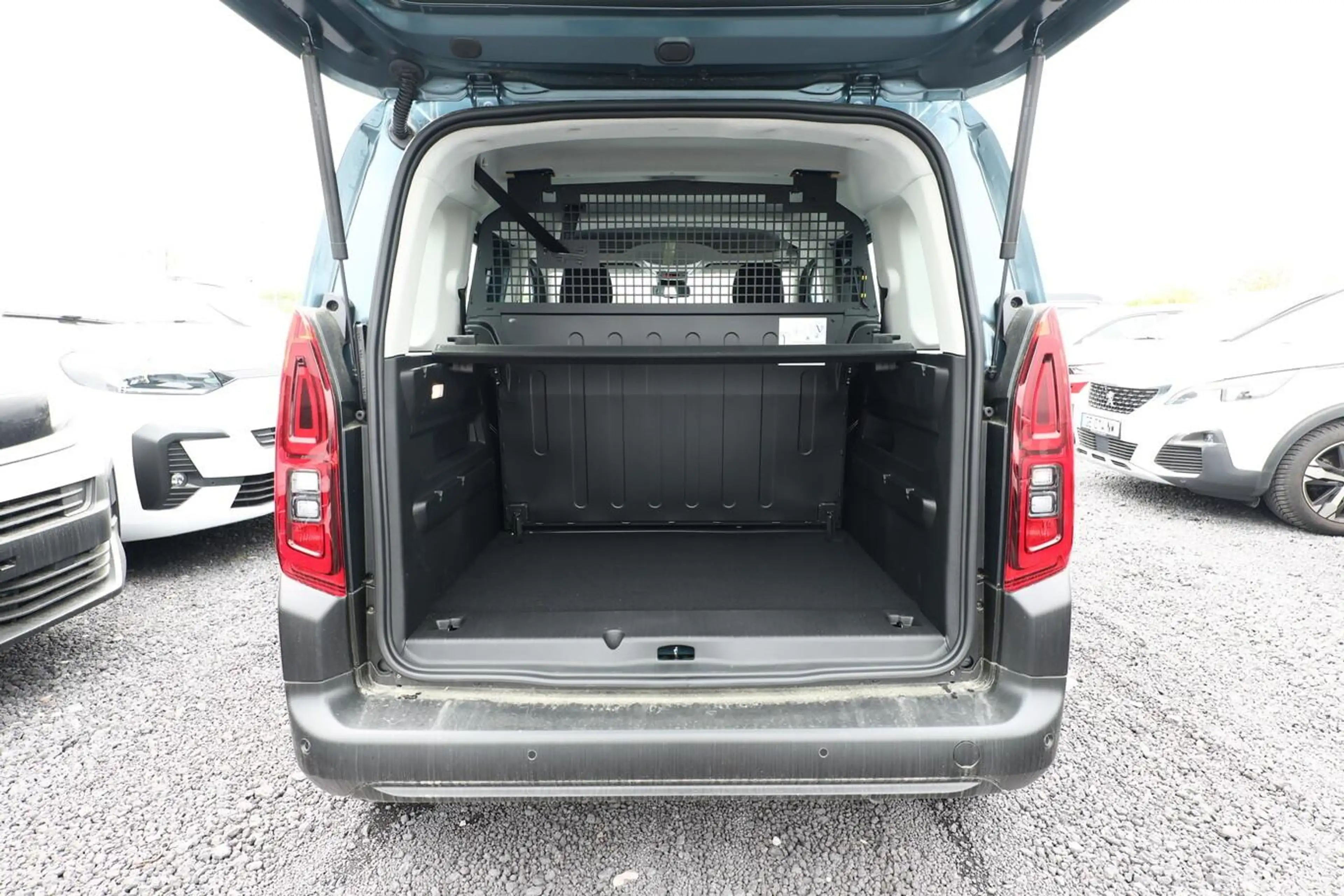 Opel Combo N1 Edition 5-Sitzer EcoLED PDC Spurh Klima 75 k... — photo 11