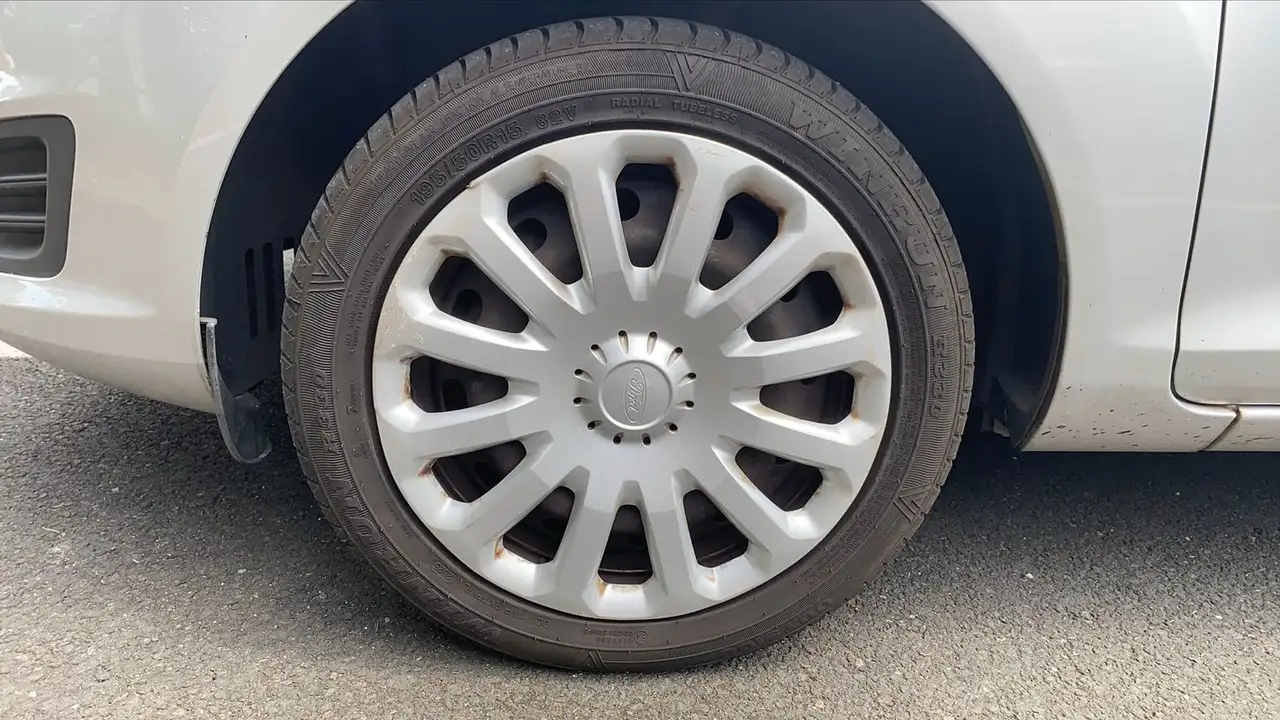 Ford Fiesta 5 portes — photo 18