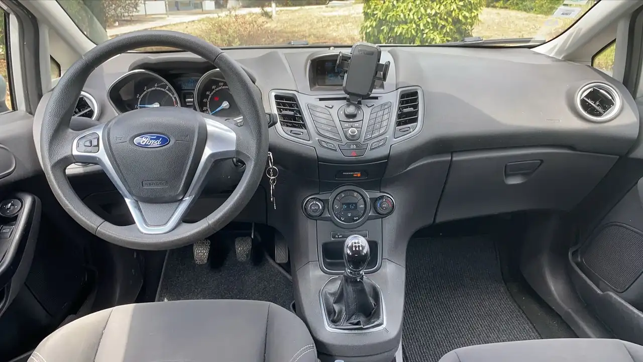 Ford Fiesta 5 portes — photo 11