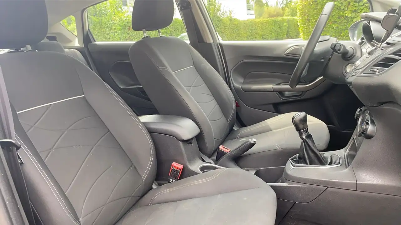 Ford Fiesta 5 portes — photo 25
