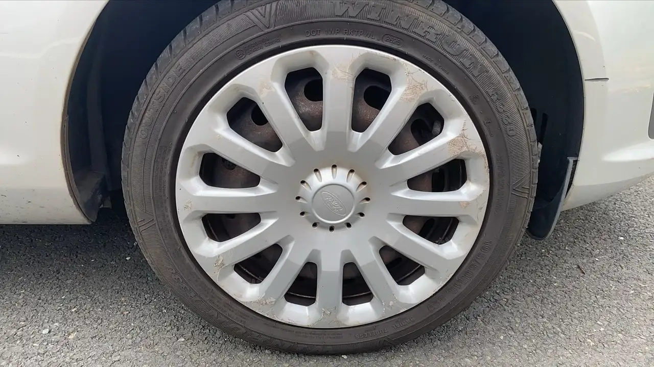 Ford Fiesta 5 portes — photo 17