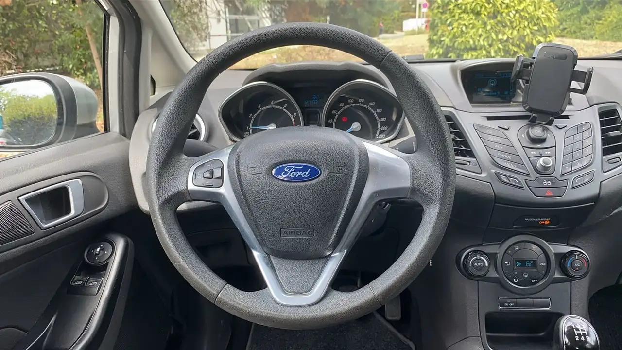 Ford Fiesta 5 portes — photo 22