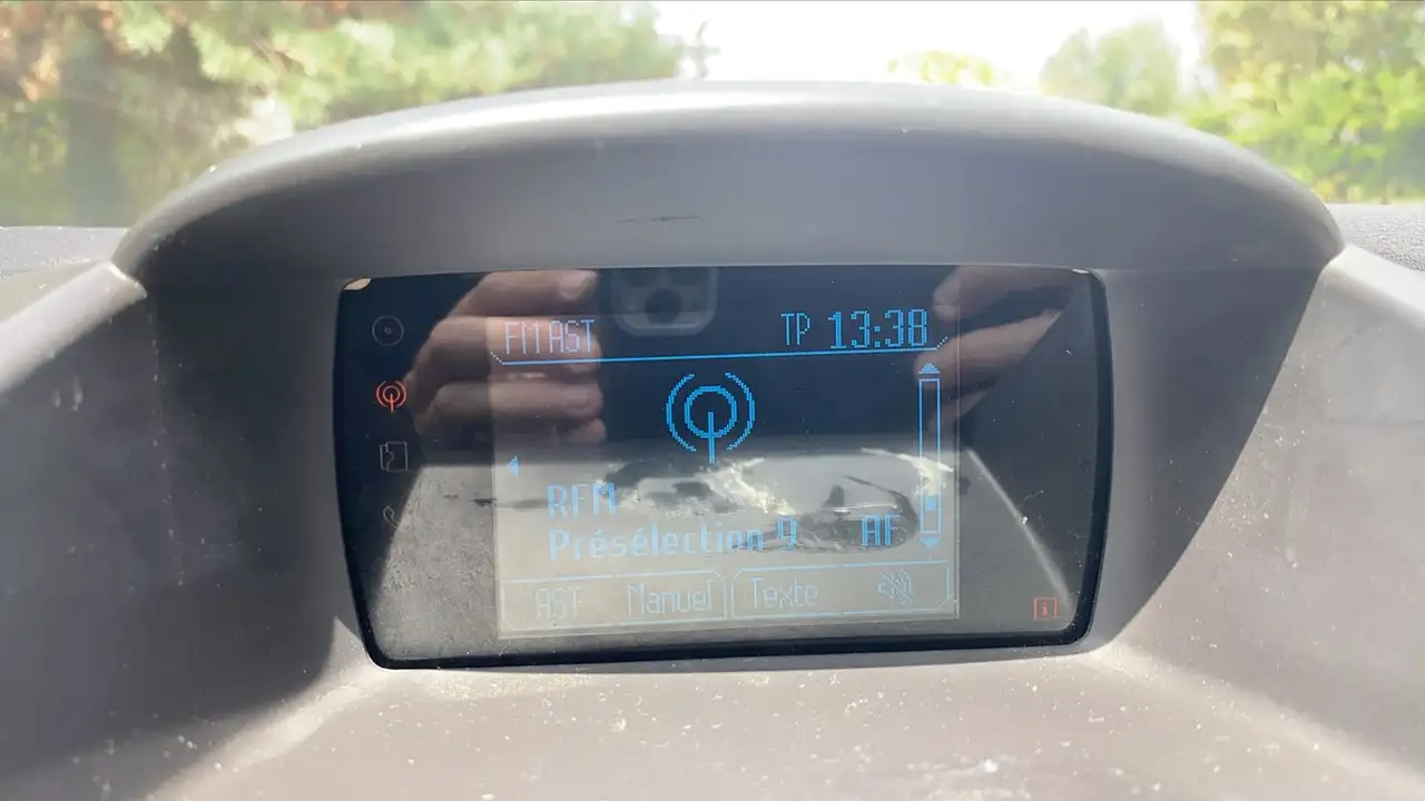 Ford Fiesta 5 portes — photo 23