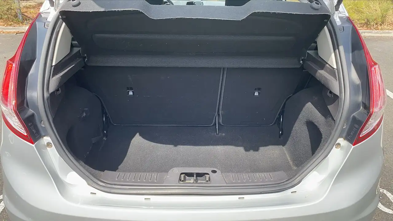 Ford Fiesta 5 portes — photo 14