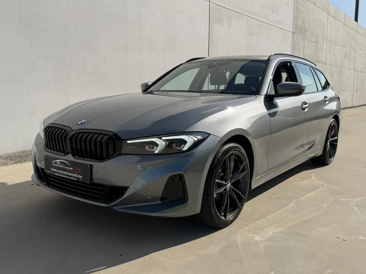 BMW 3 Series dA Touring xDrive Euro 6ef / CARPLAY / FULL LED / NIEUWSTAAT, миниатюра 2