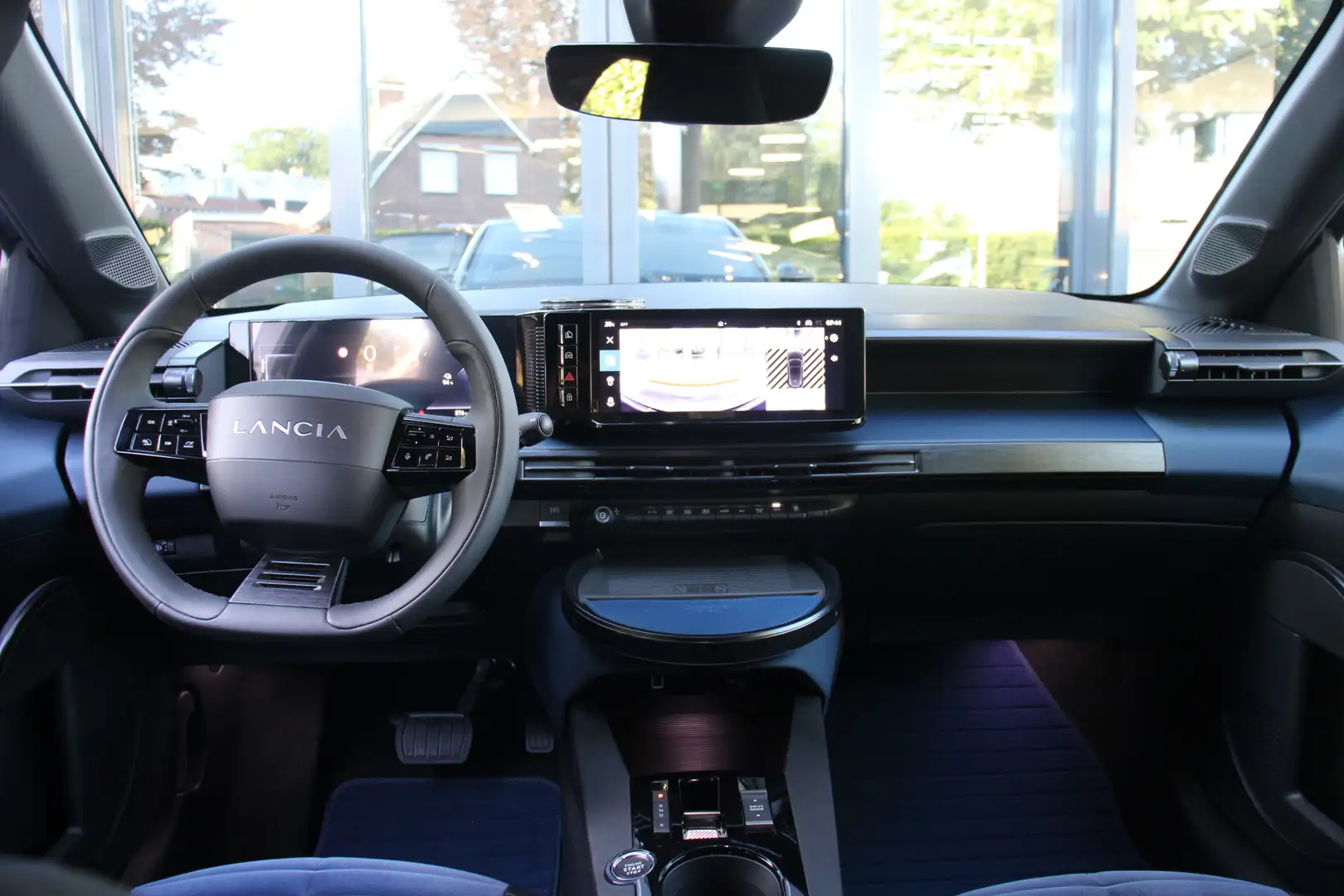 Lancia Ypsilon Edizione Cassina Limitata 51 kWh Blau - 2