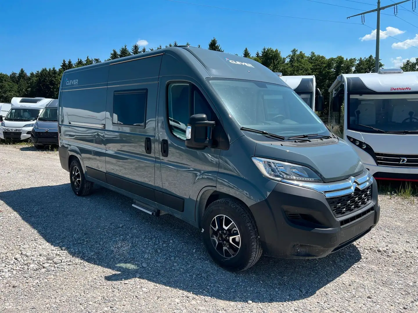 Clever Van Celebration Grau - 1