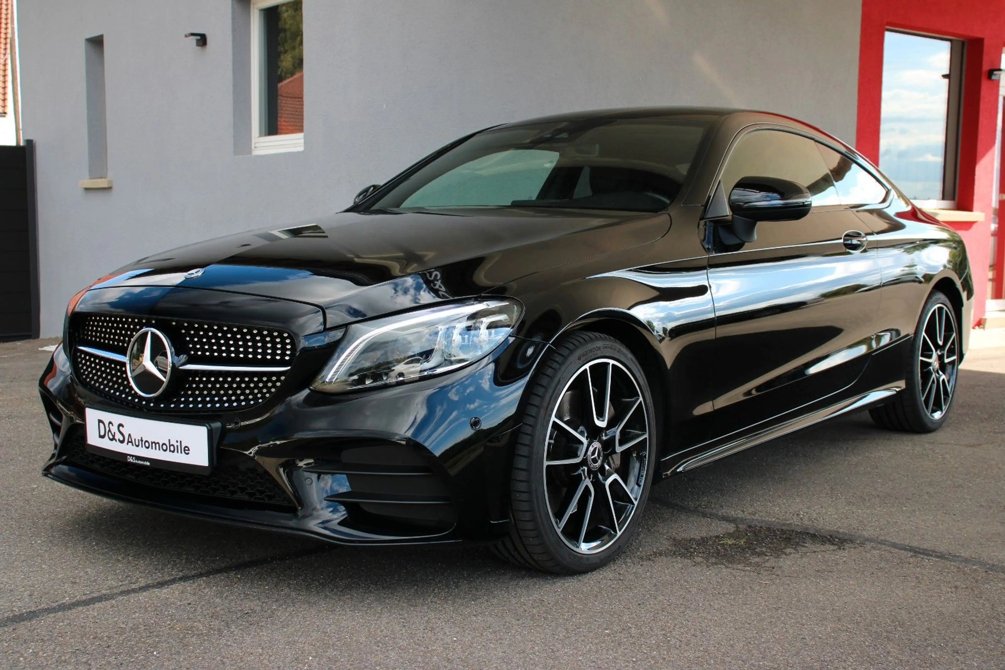 Mercedes-Benz C 300 Coupe AMG Line*Burmester*Pano*DC*Multibeam — photo 2