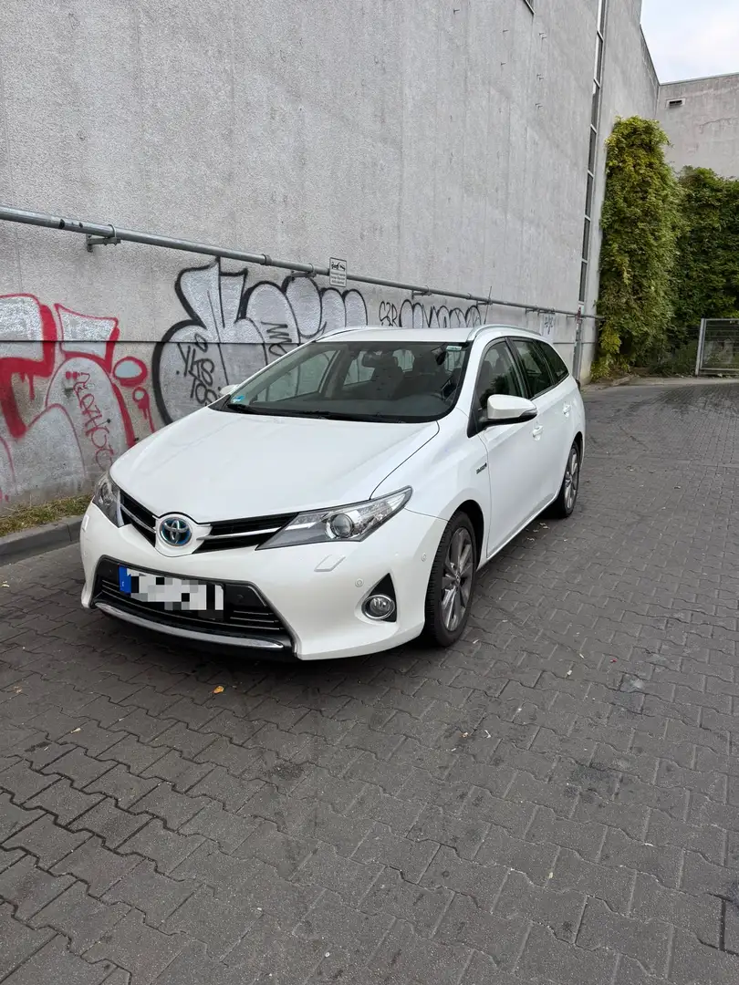 Toyota Auris Hybrid Executive KEIN EX TAXI/UBER Weiß - 1