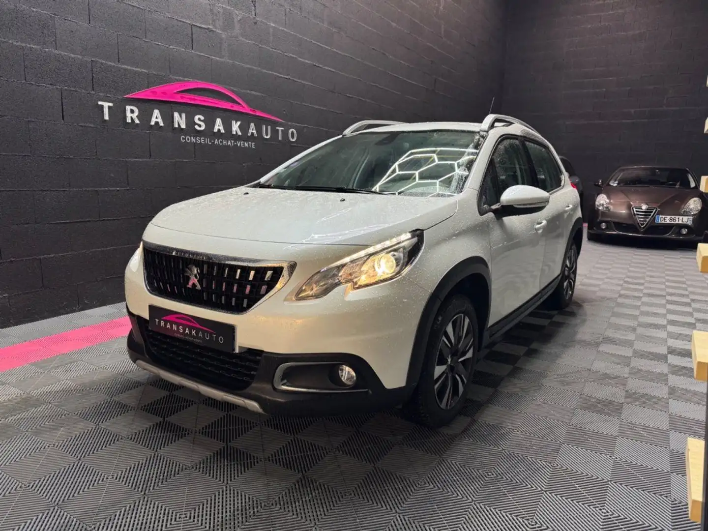 Peugeot 2008 1.2 turbo 110ch SS EAT6 Allure (distribution faite) Weiß - 1