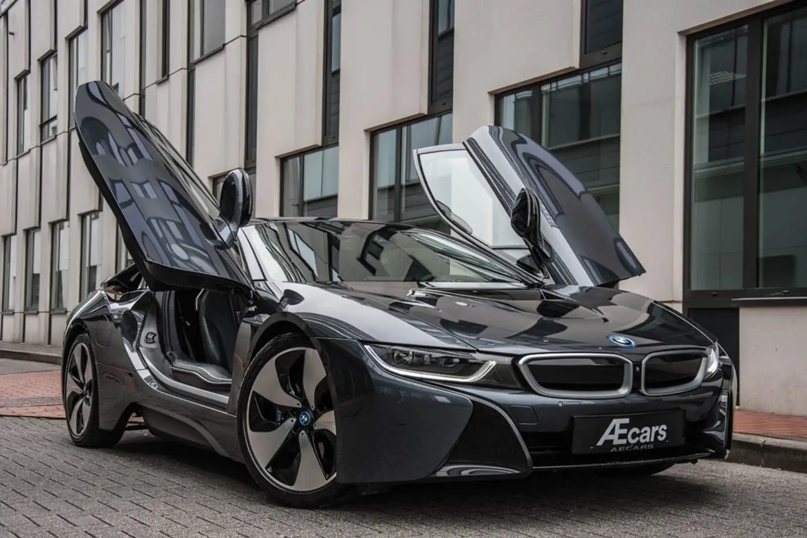 BMW i8 1.5 / HARMAN KARDON / DRIVING ASSIST / BELGIAN CAR Šedá - 1