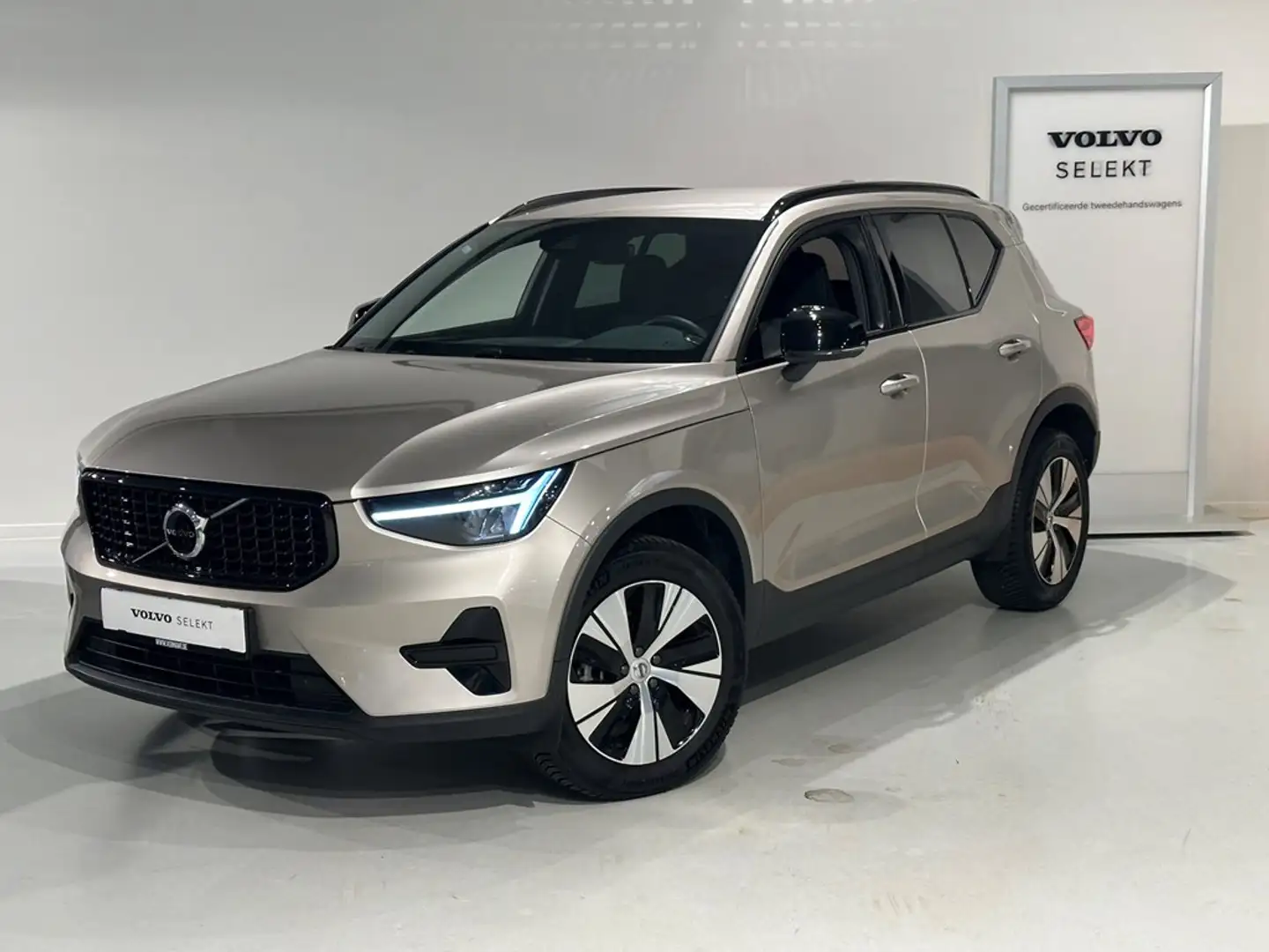 Volvo XC40 T2 Plus Dark + electr zetels Grijs - 1