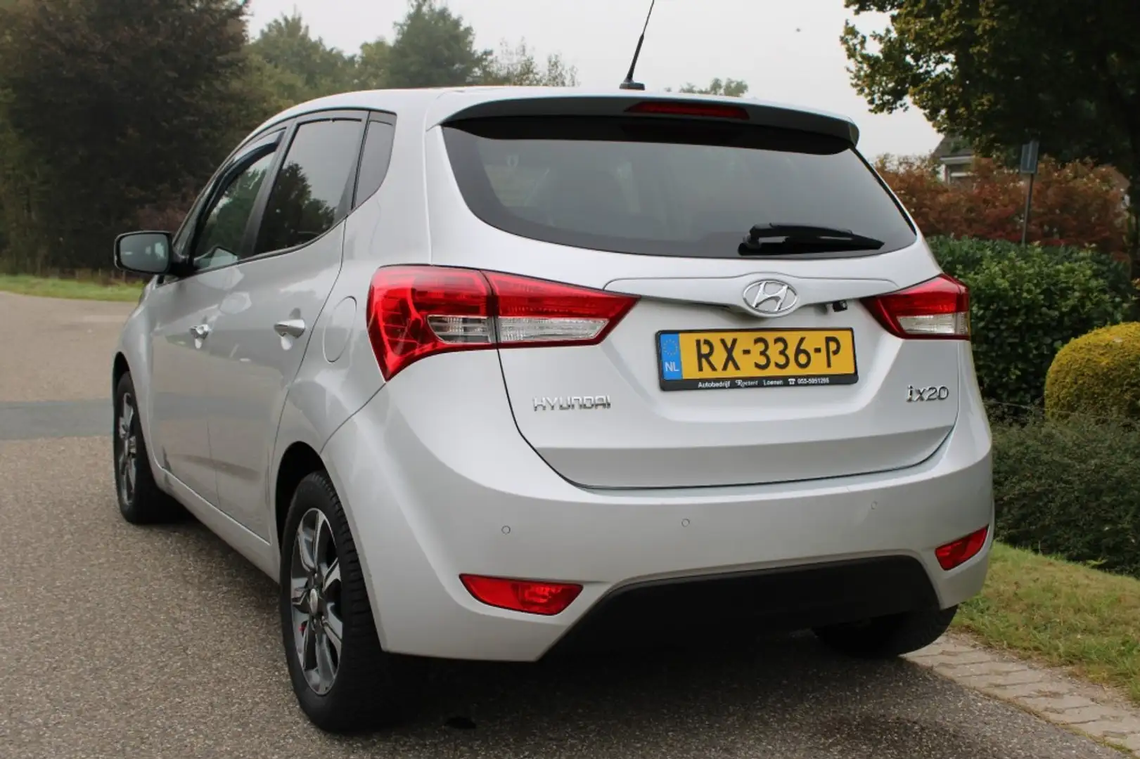 Hyundai iX20 1.6i 125pk Automaat Go! ECC/Cruise/Bluetooth/Navi/ Gris - 2