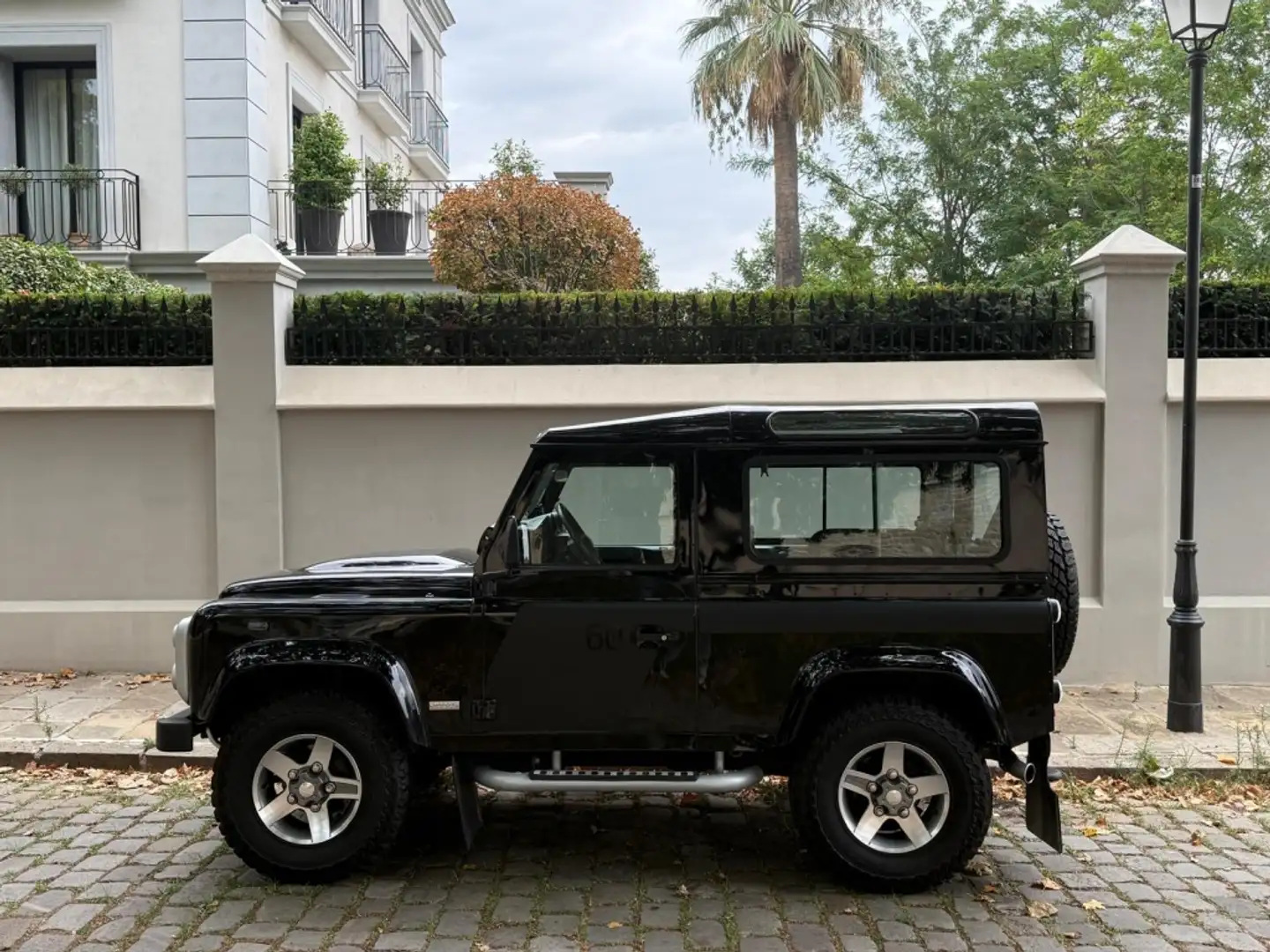 Land Rover Defender 90 ST SVX Negro - 2