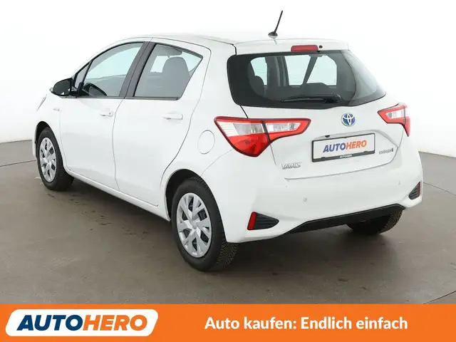 Toyota Yaris view 4