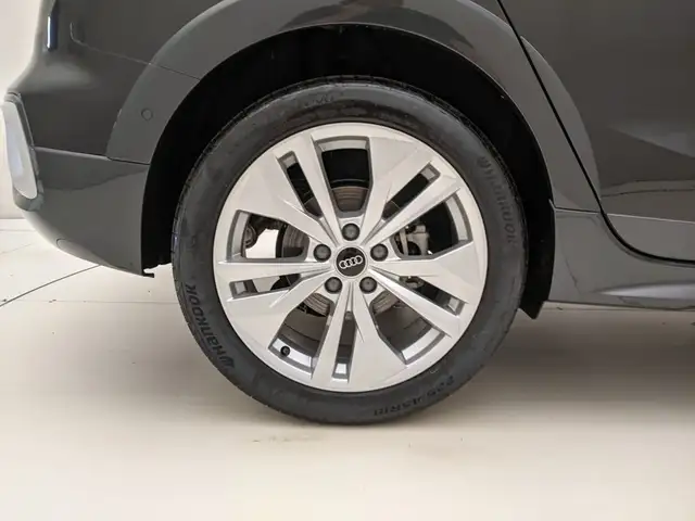 Audi A3 view 9