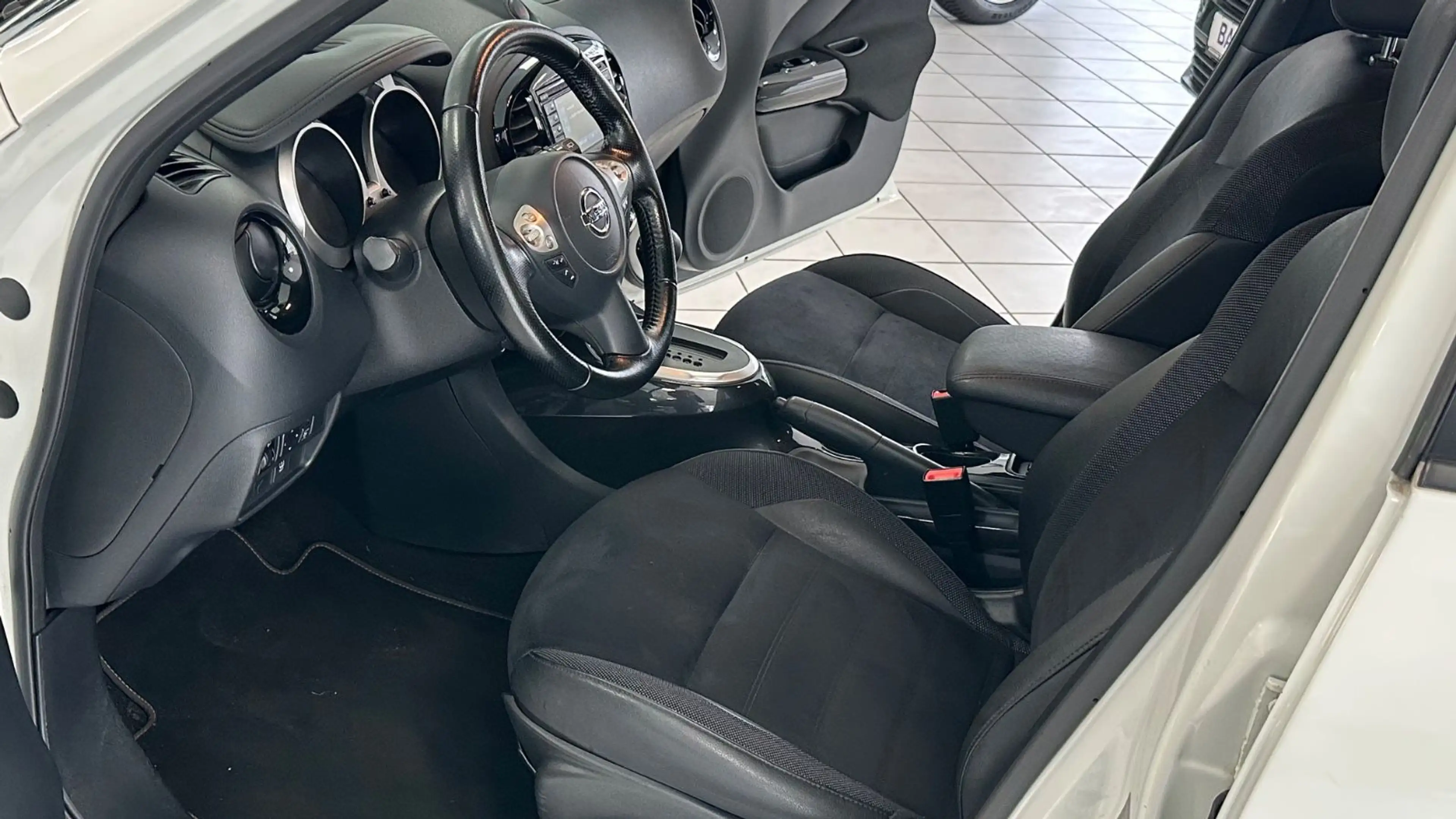 Nissan Juke N-Connecta TÜV&AU neu&Garantie — photo 12
