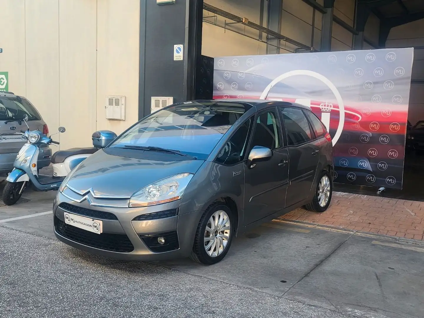 Citroen C4 Picasso 1.6HDI Premier Beige - 2