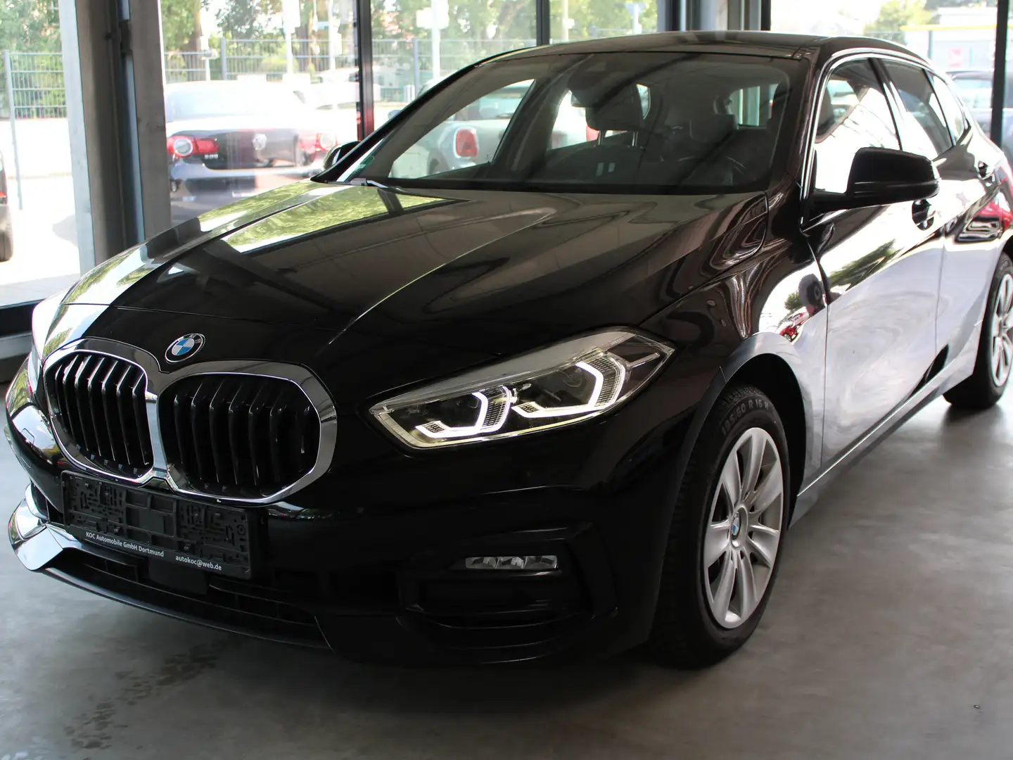 BMW 118 d Automatik Sport Line Noir - 1