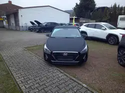 Hyundai i30 1.0 T GDI Select,PDC,8 fach bereift,Klima,Alu