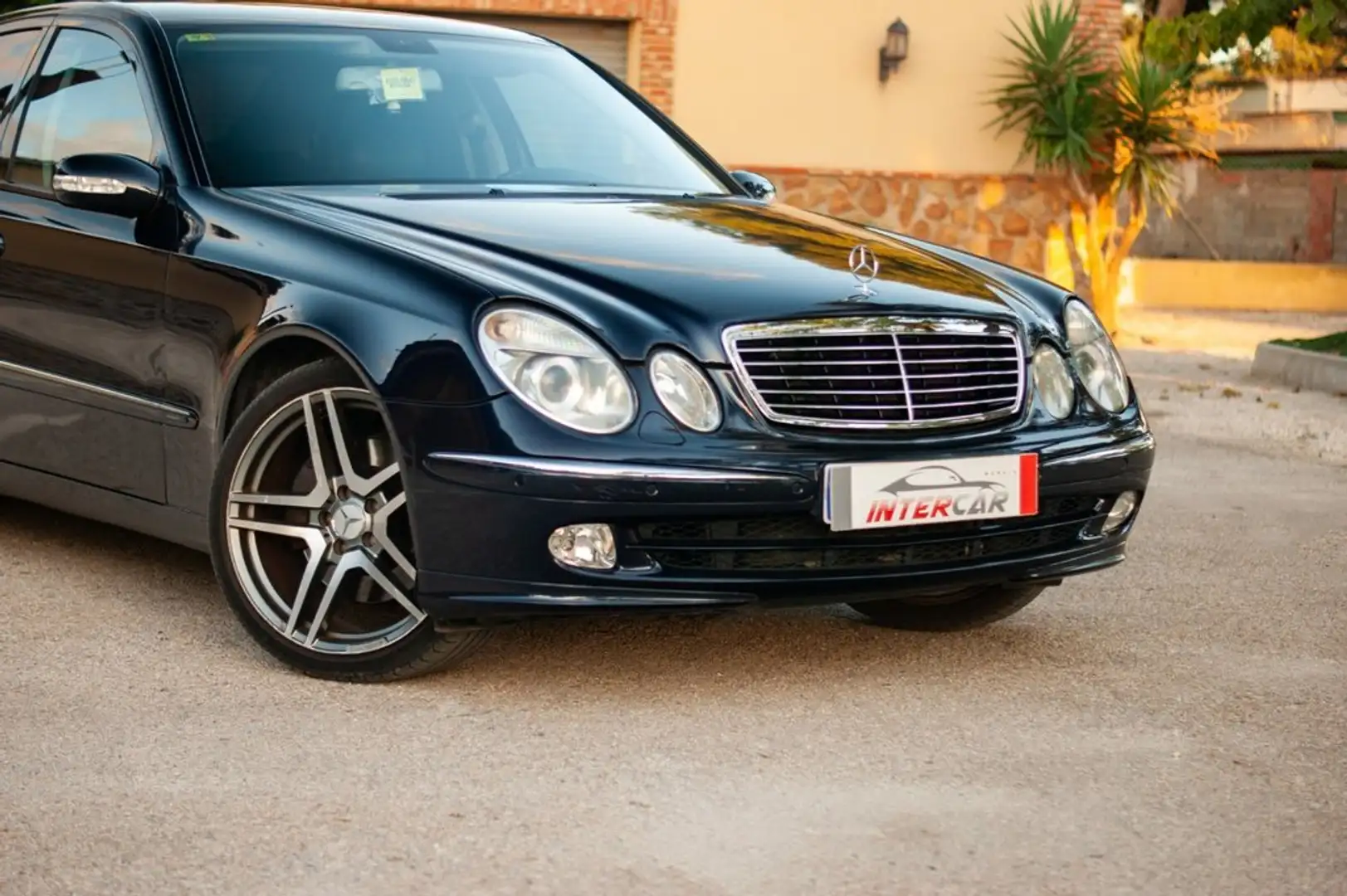 Mercedes-Benz E 500 AVANTGARDE AUTO Negro - 2