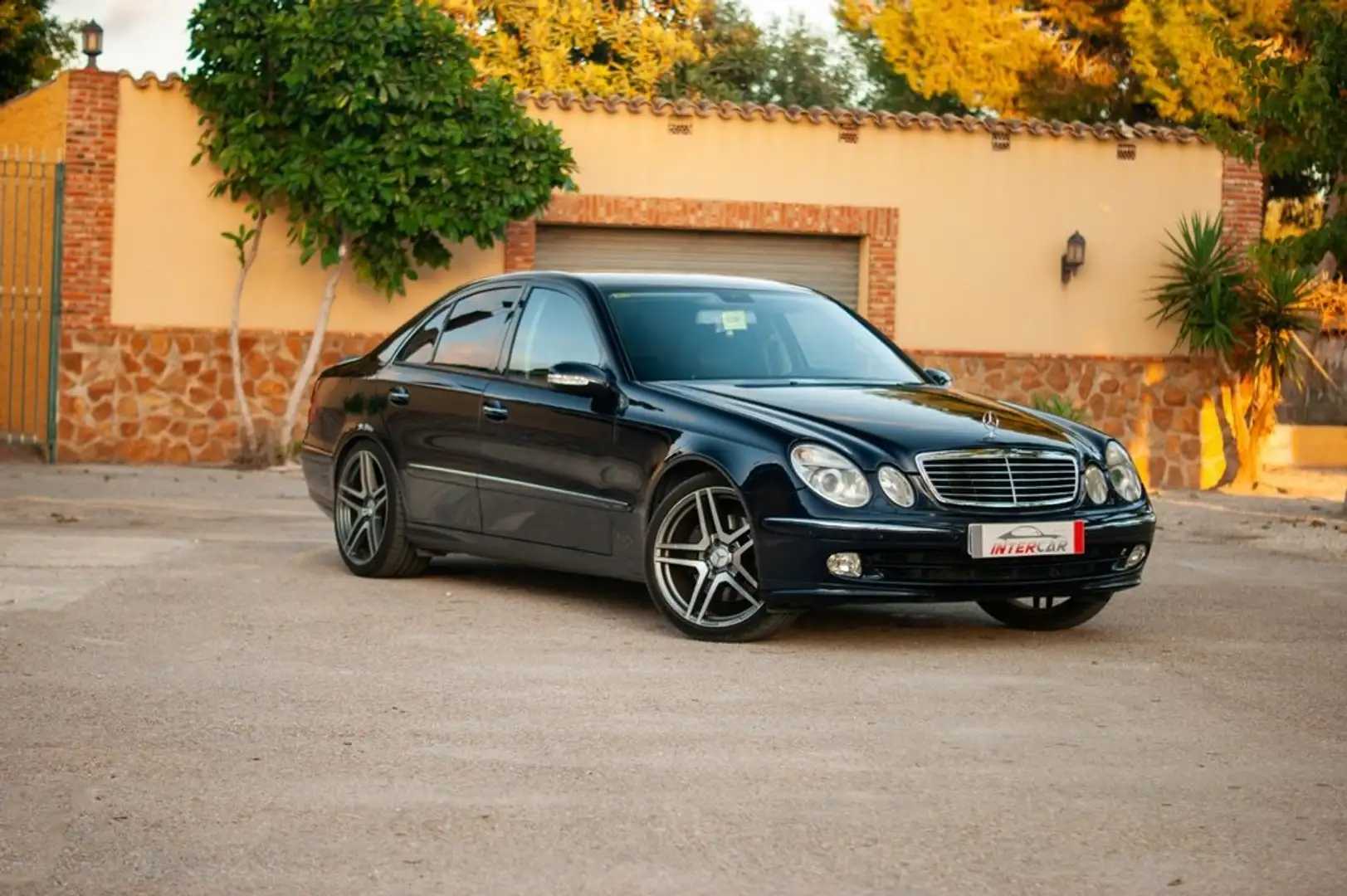 Mercedes-Benz E 500 AVANTGARDE AUTO Negro - 1