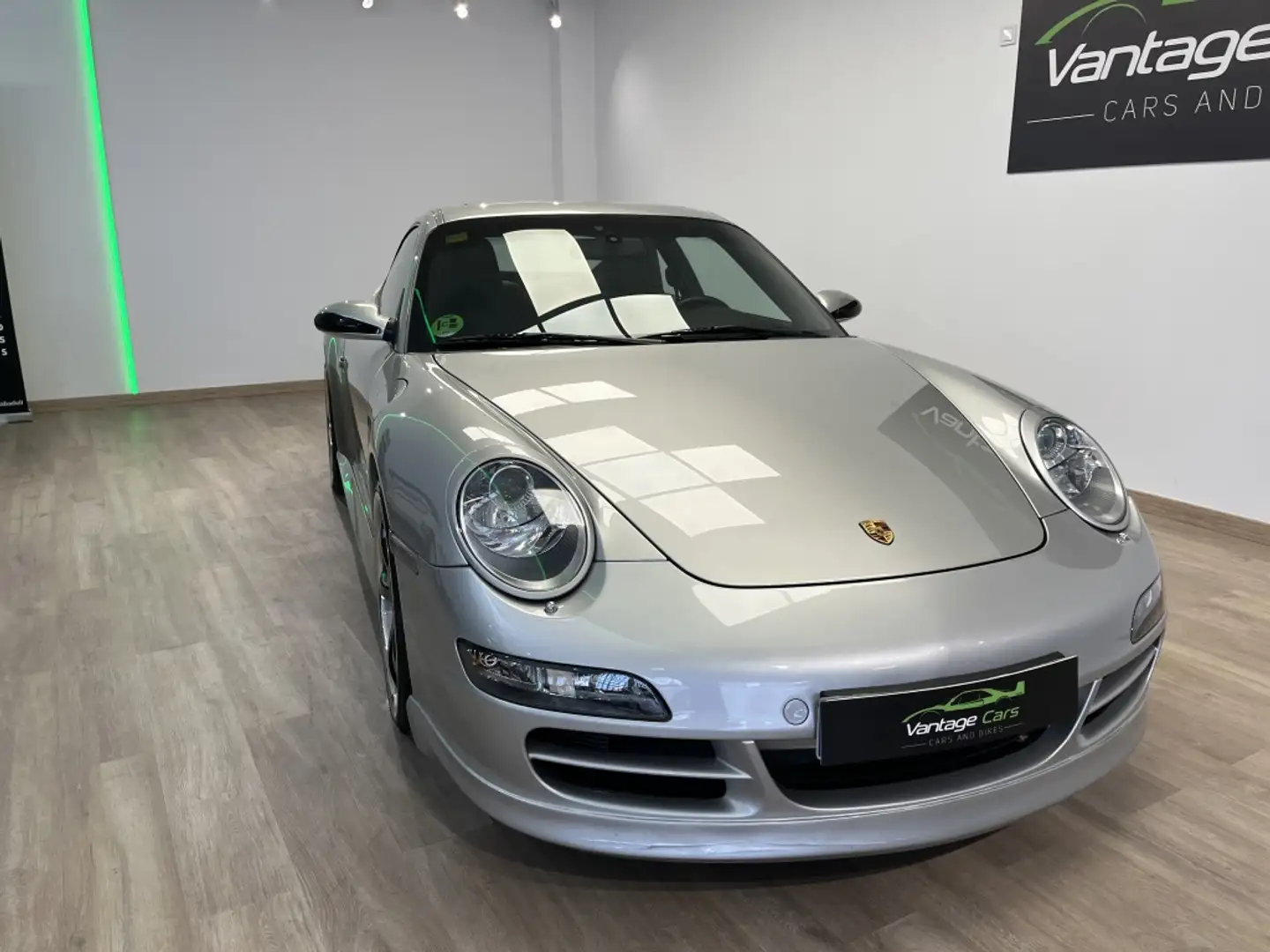 Porsche 997 Carrera Coupé Plateado - 2