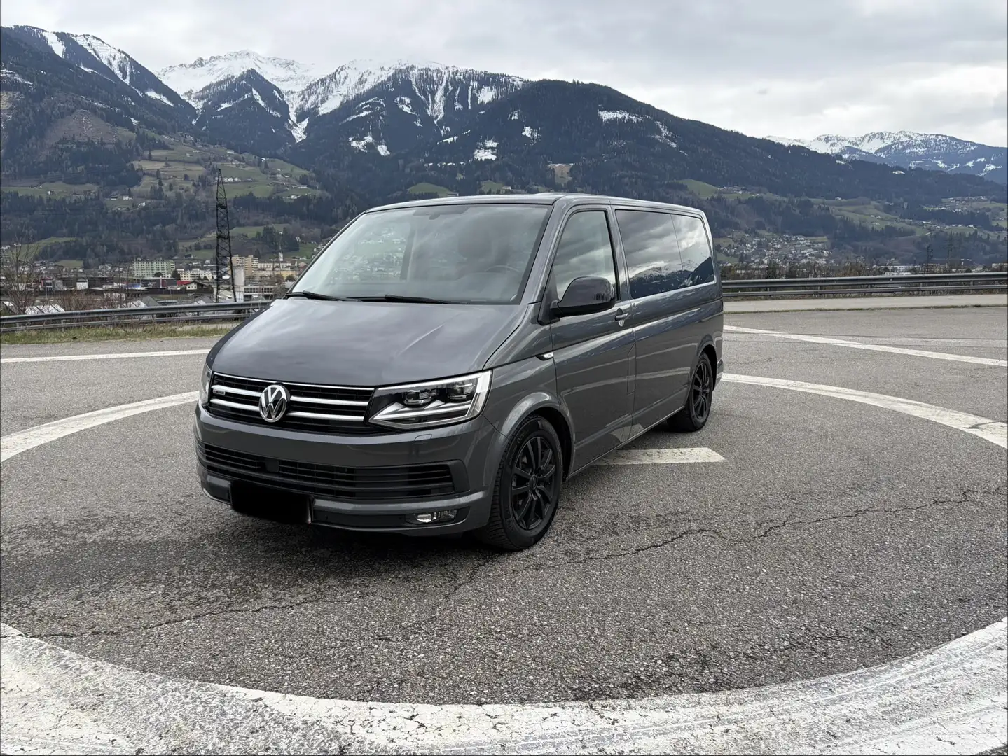 Volkswagen T6 Multivan Edition 2,0 TDI 4Motion (Tauschmotor bei 102000km) Grau - 1