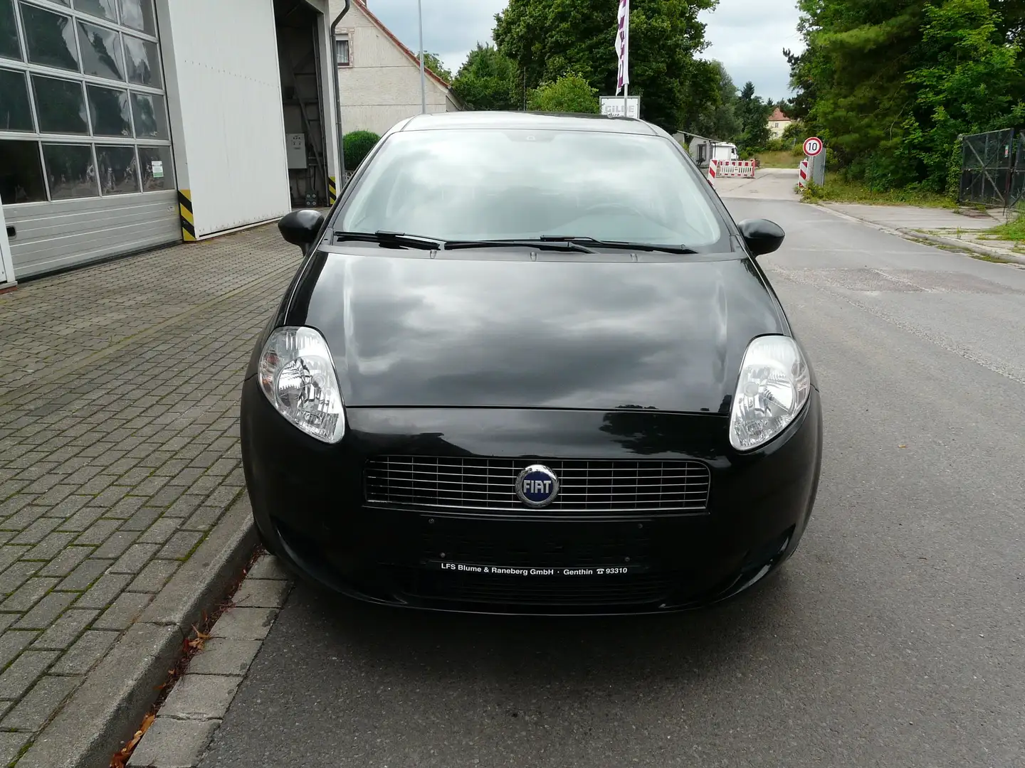 Fiat Grande Punto 1.2 8V Dynamic Allwetter Schwarz - 2