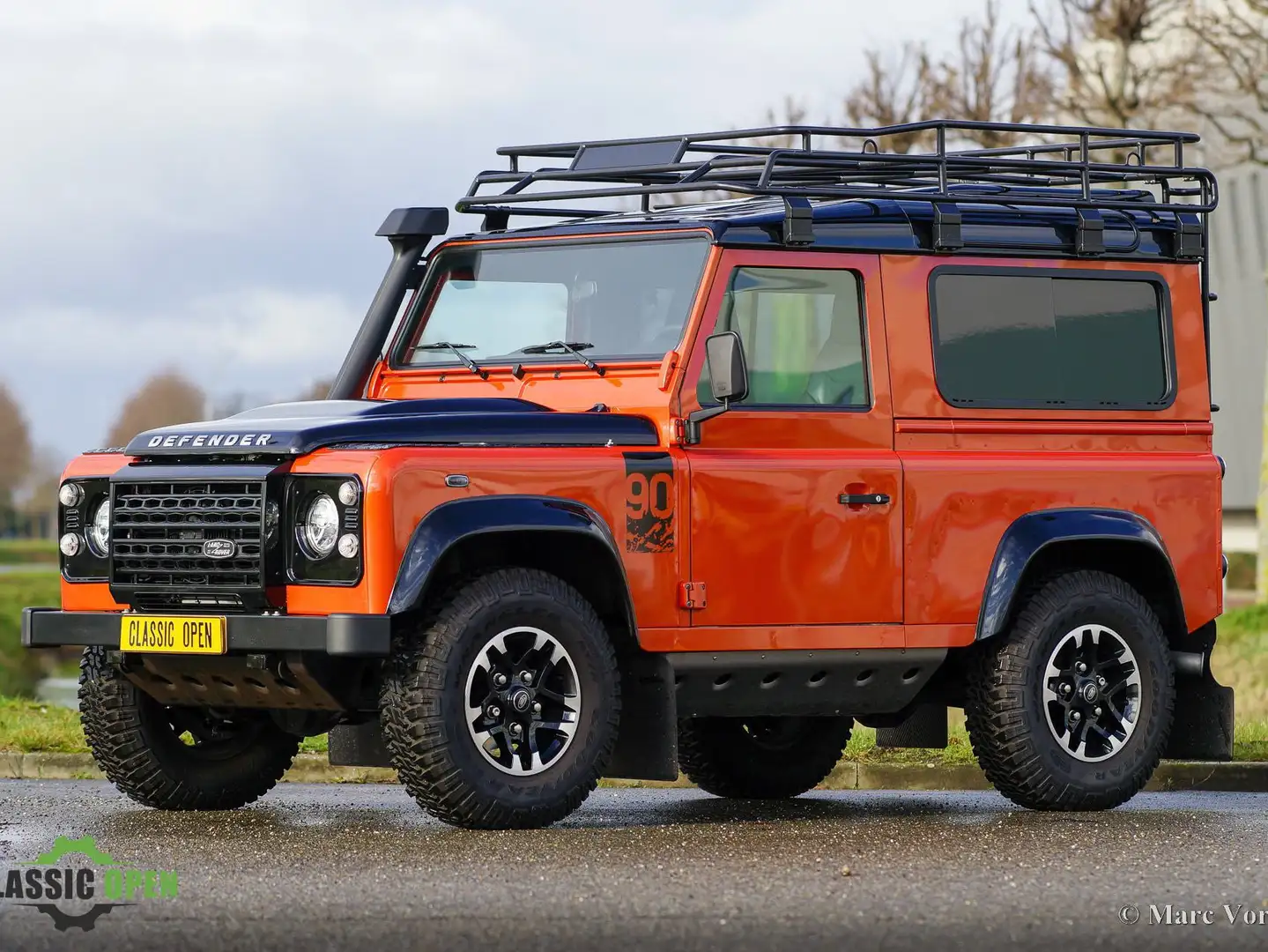Land Rover Defender 90 Orange - 1