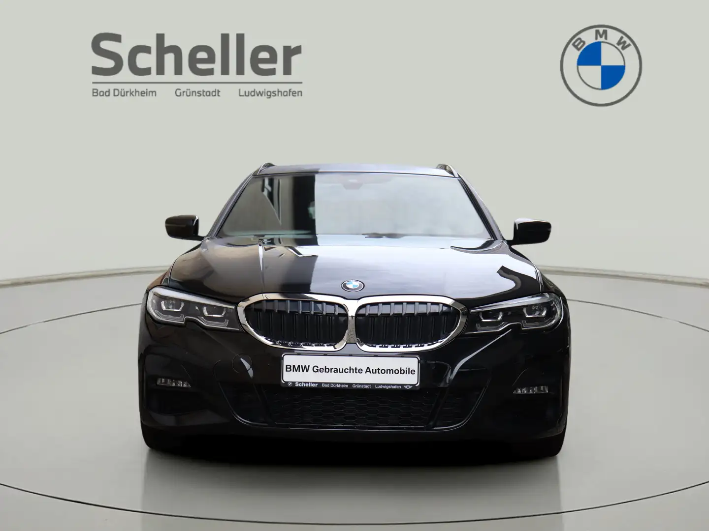 BMW 320 i Touring Automatik M Sport Schwarz - 2