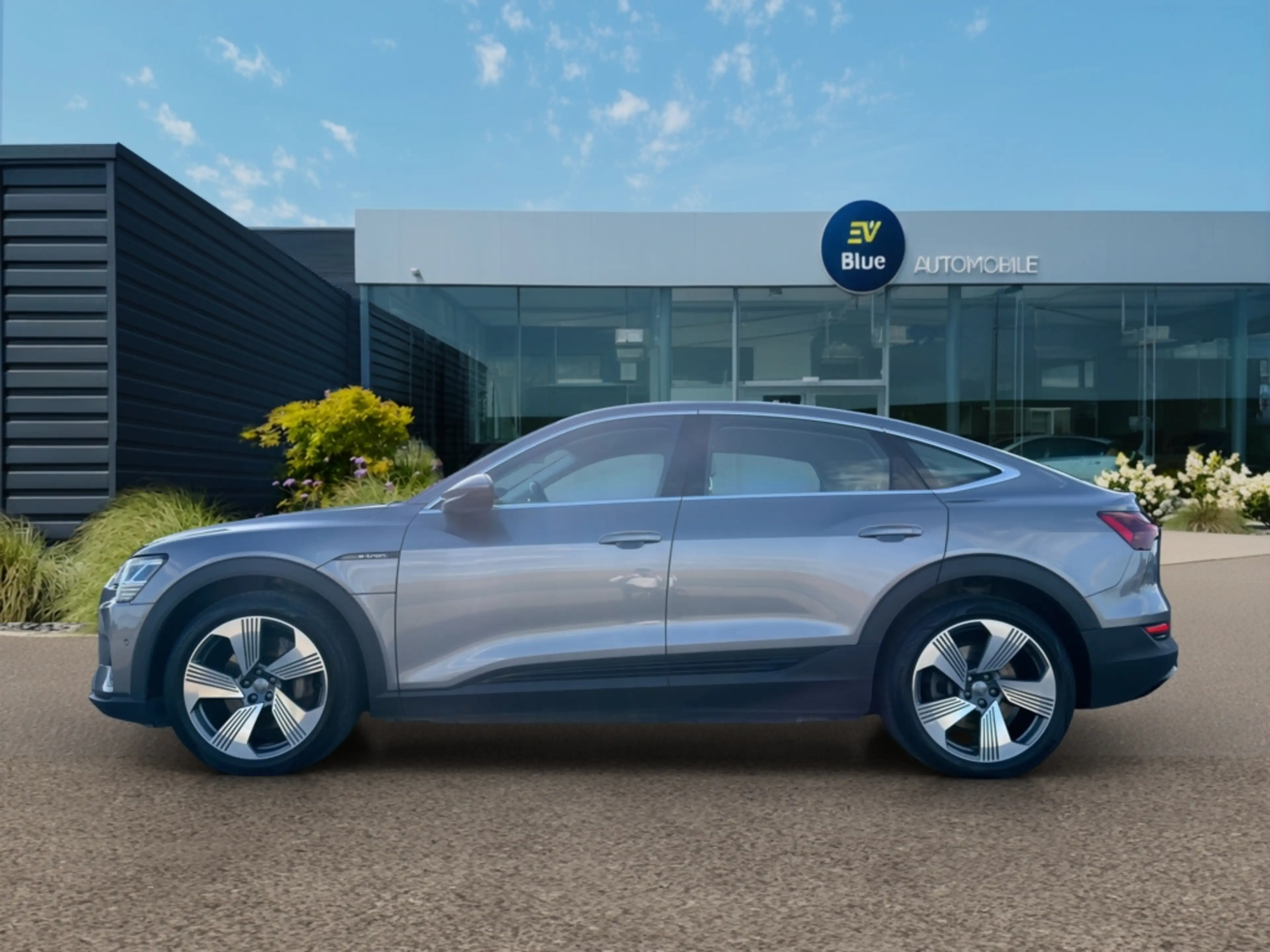 Audi e-tron 50 Quattro 71 kWh - 313 ch (230 kW) — photo 3