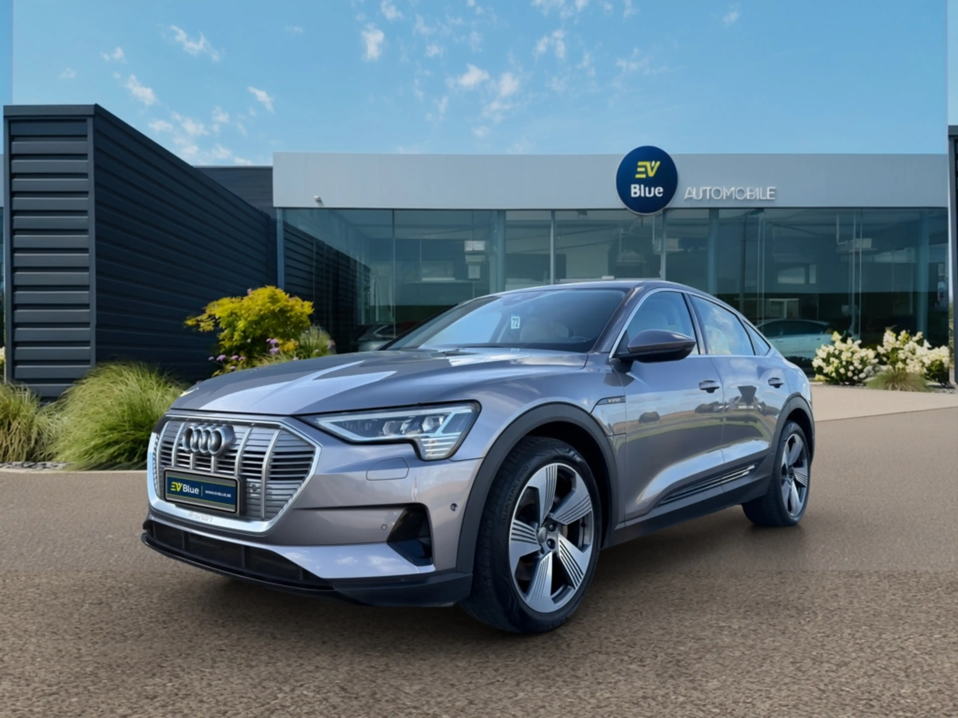 Audi e-tron 50 Quattro 71 kWh - 313 ch (230 kW)