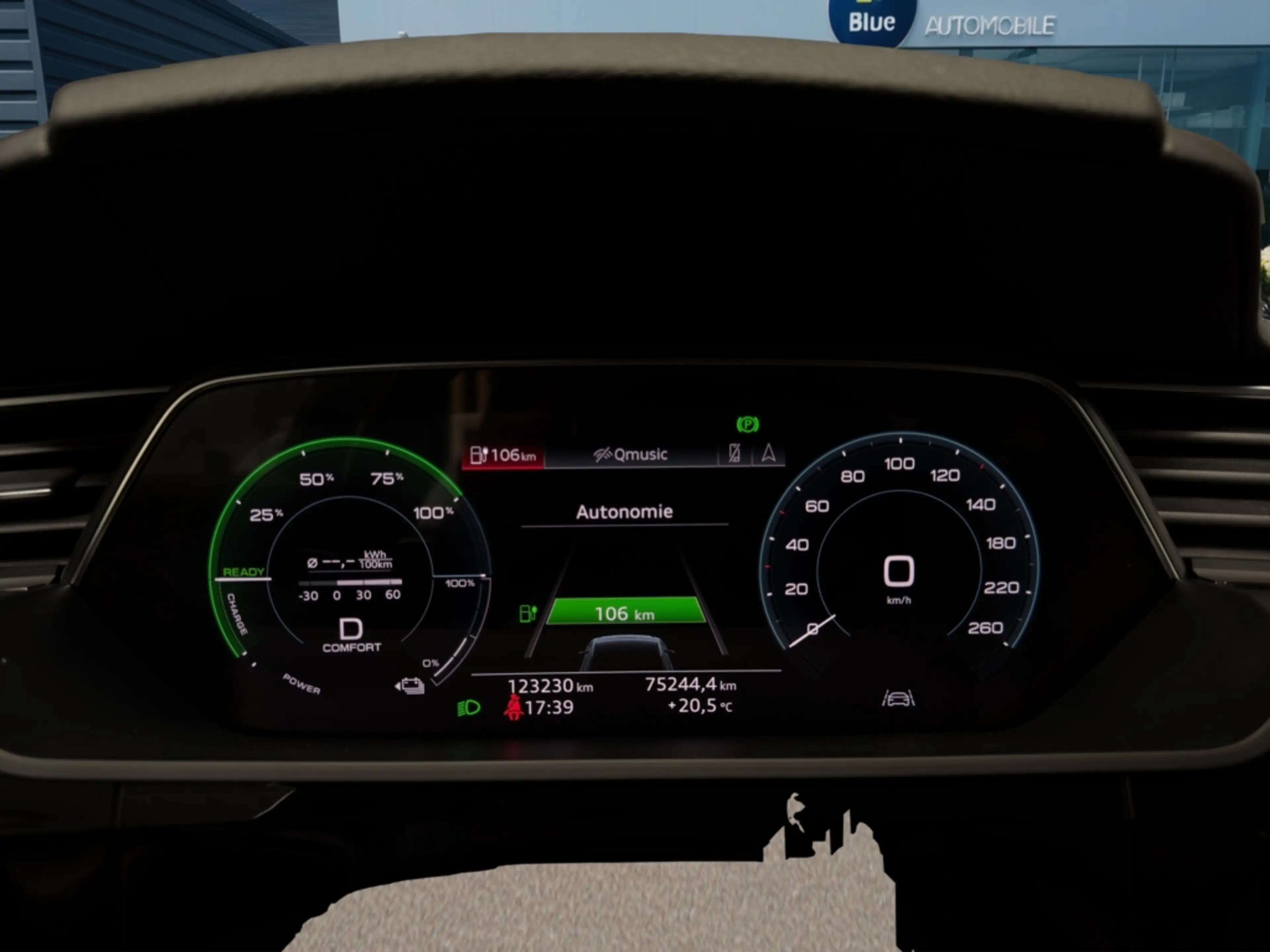 Audi e-tron 50 Quattro 71 kWh - 313 ch (230 kW) — photo 13