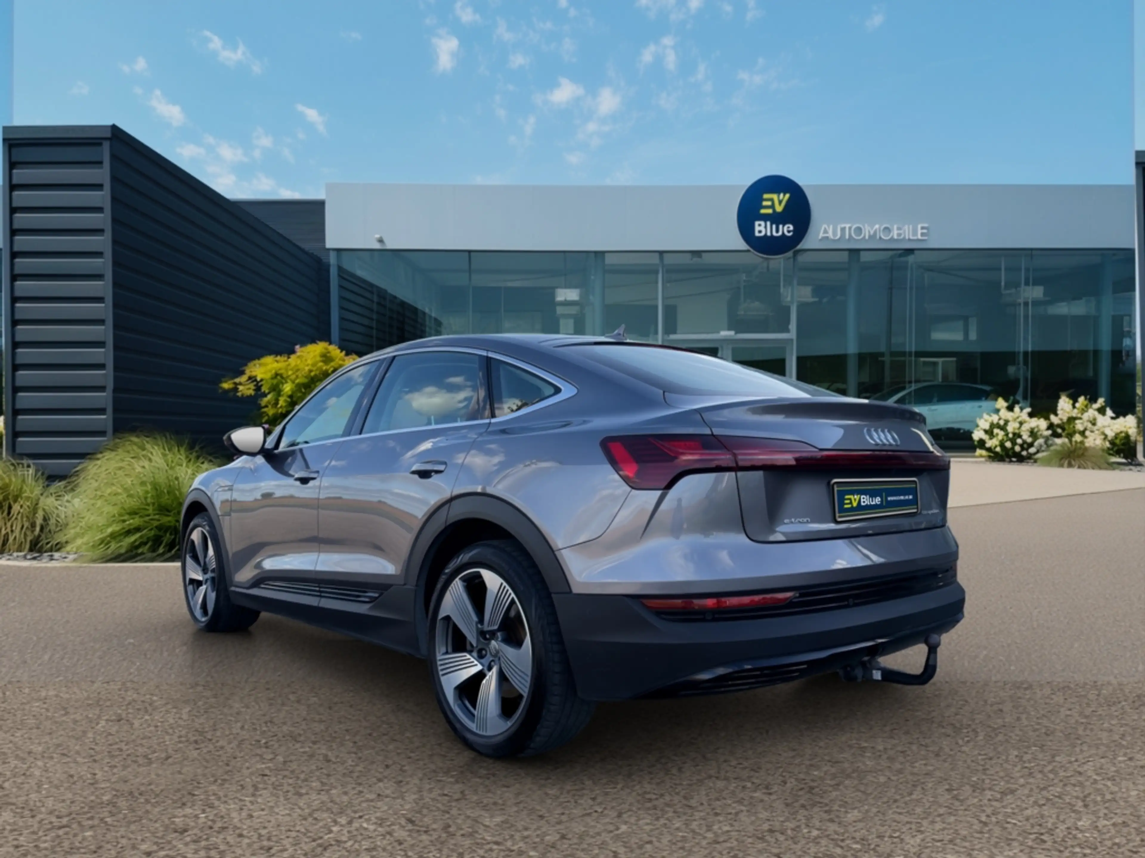 Audi e-tron 50 Quattro 71 kWh - 313 ch (230 kW) — photo 4