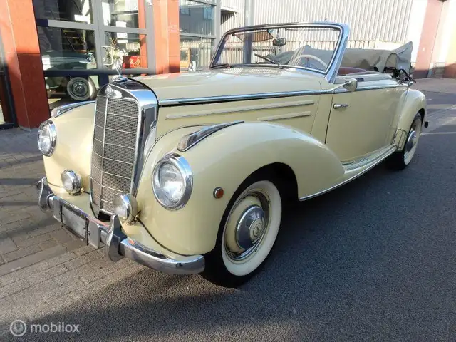 Mercedes-Benz 220 220A CONVERTIBLE