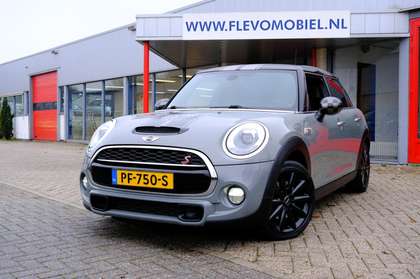 MINI John Cooper Works S 2.0 192pk JCW Chili Serious Business Aut. Leder|